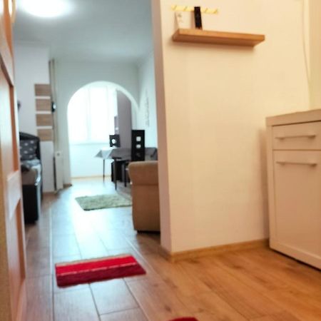 Regy Lägenhet Oradea Exteriör bild