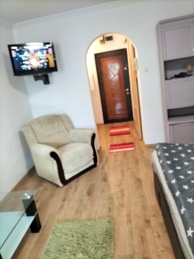 Regy Lägenhet Oradea Exteriör bild