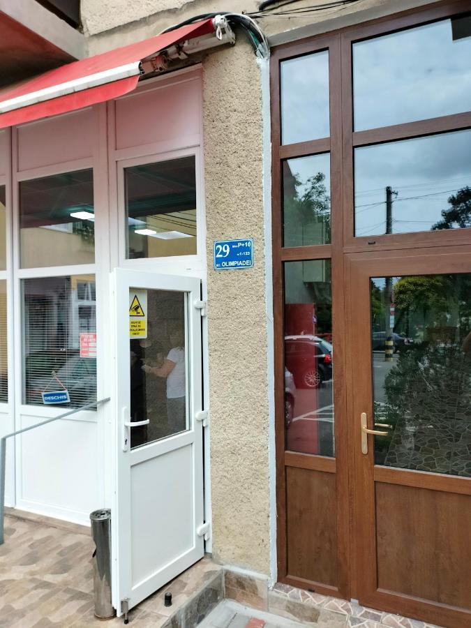 Regy Lägenhet Oradea Exteriör bild